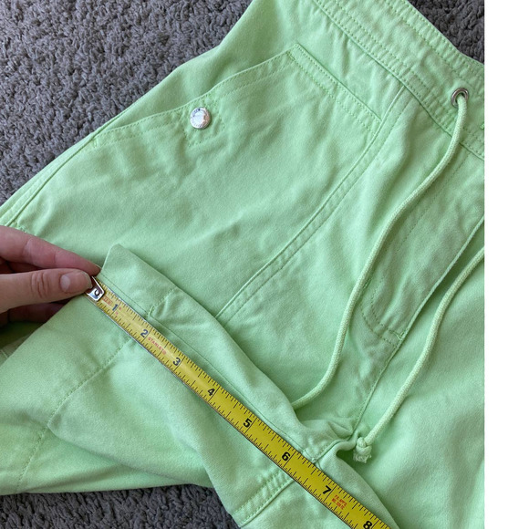 Jones New York lime green lonline drawstring chino shorts, size 4 - Picture 11 of 14